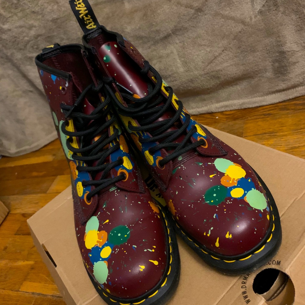 Lovely burgundy Dr. Martens✨✨✨